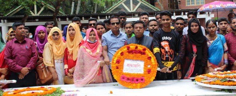 বঙ্গবন্ধুর সমাধিতে বঙ্গবন্ধু সংগীত কলেজের শ্রদ্ধা