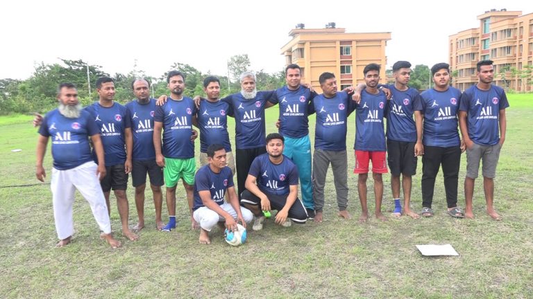 ঈদ আনন্দ ভাগাভাগি করতে প্রীতি ফুটবল ম্যাচ