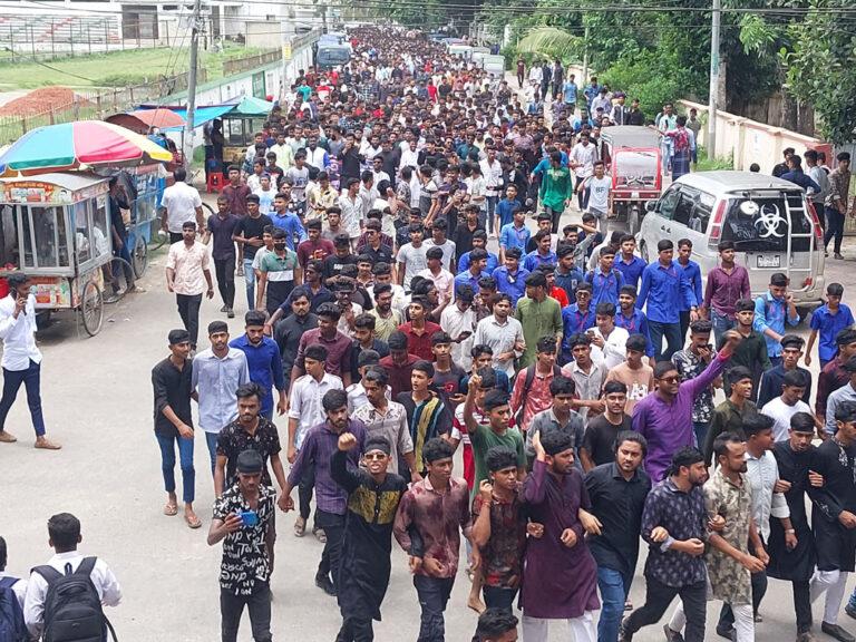 ২১ আগস্ট গ্রেনেড হামলার প্রতিবাদে গোপালগঞ্জে শোকর‌্যালী