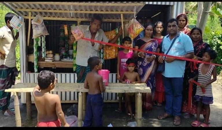 দোকান উপহার পেল দরিদ্র কুসুম অধিকারী