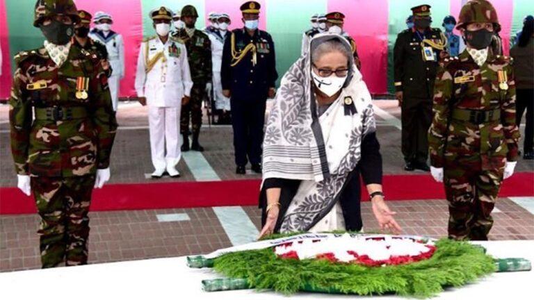 জাতির পক্ষে বঙ্গবন্ধুকে শ্রদ্ধা জানিয়েছেন প্রধানমন্ত্রী