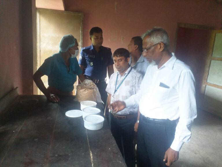 গোপালগঞ্জে নিষিদ্ধ দ্রব্যের মিশ্রণে বেকারি পণ্য তৈরি