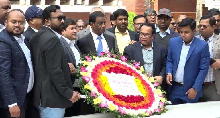 বঙ্গবন্ধুর সমাধিতে সড়ক ও জনপথ প্রধান প্রকৌশলী