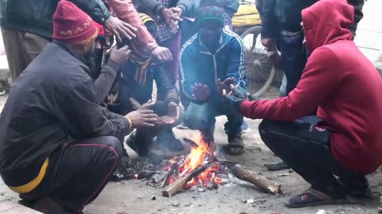 কনকনে শীতে জনজীবনের স্থবির