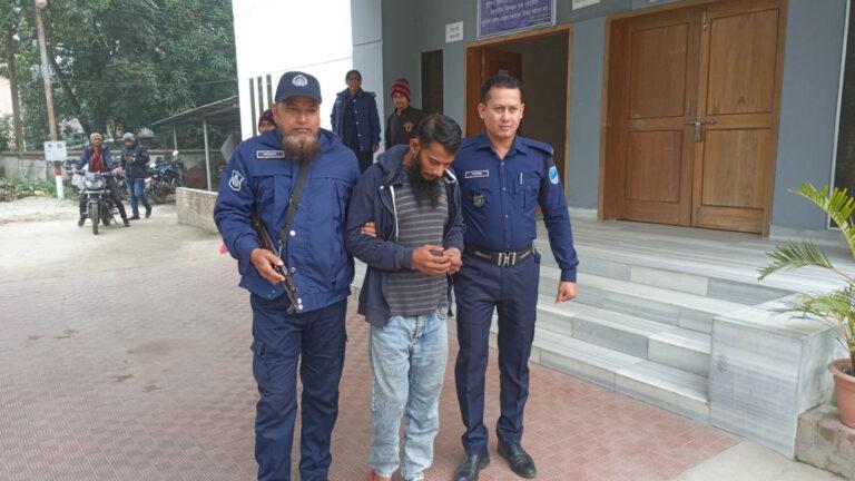 শিশুপুত্রকে আছড়ে হত্যা করল পাষন্ড পিতা