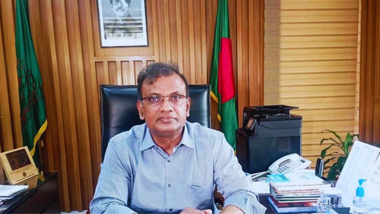 আমরা চরম নিরপেক্ষ বলে কেউ রেহাই পাবে না : ইসি আনিছুর