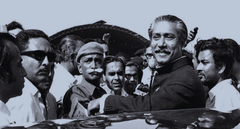 স্ফুলিঙ্গের মতো খবর ছড়িয়ে পড়ে বঙ্গবন্ধু আসছেন