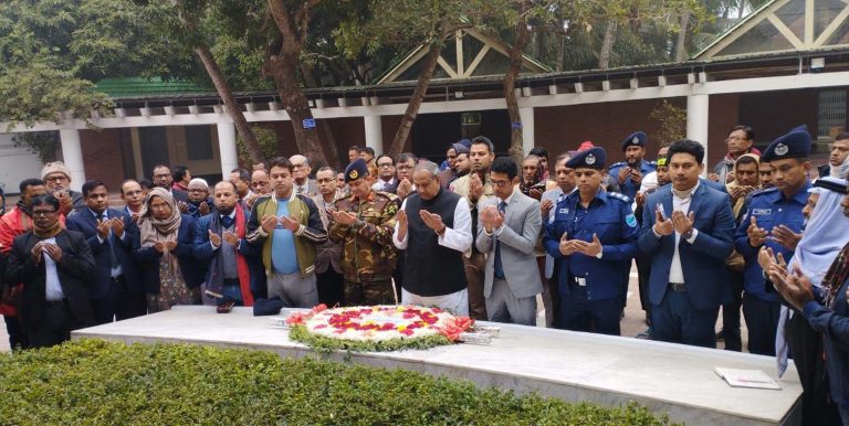 বঙ্গবন্ধুর সমাধিতে বিজ্ঞান ও প্রযুক্তি মন্ত্রীর শ্রদ্ধা
