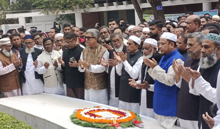 বঙ্গবন্ধুর সমাধিতে ঢাকা-১১ আসনের নতুন এমপির শ্রদ্ধা