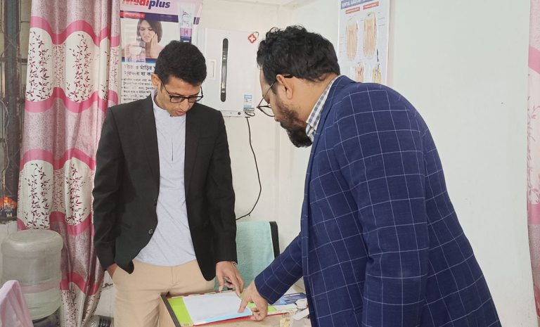 গোপালগঞ্জে চিকিৎসক না থাকায় দুই ডেন্টাল চেম্বার বন্ধ 