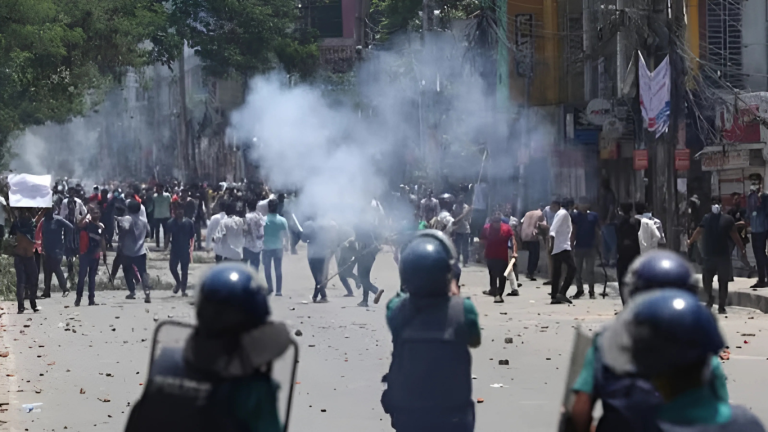 আন্দোলনকারীদের বিরুদ্ধে মামলা না নেয়ার নির্দেশ স্বরাষ্ট্র মন্ত্রণালয়ের