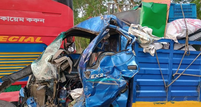 গোপালগঞ্জে বাস ও পিকআপ ভ্যানের মুখোমুখি সংঘর্ষে নিহত-১, আহত-২