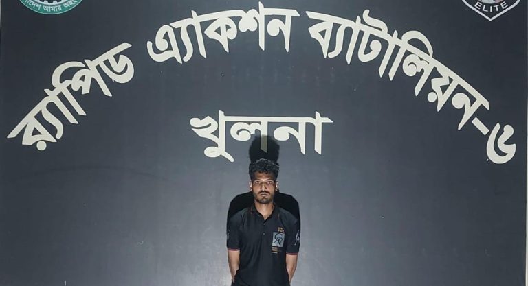 গোপালগঞ্জে আন্ত:জেলা ডাকাত দলের সদস্যকে গ্রেফতার করেছে র‌্যাব-৬