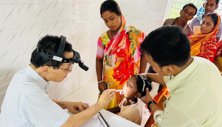 গোপালগঞ্জে ফ্রি চিকিৎসা সেবা প্রদান