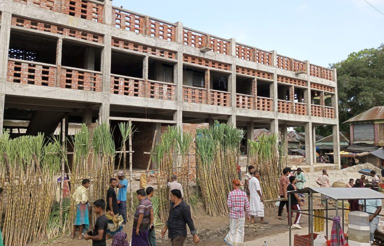 গোপালগঞ্জের গ্রামে আধুনিক দোতলা মার্কেট