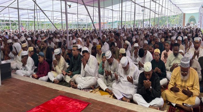 গোপালগঞ্জে পবিত্র ঈদ-উল-আযহার জামাত অনুষ্ঠিত