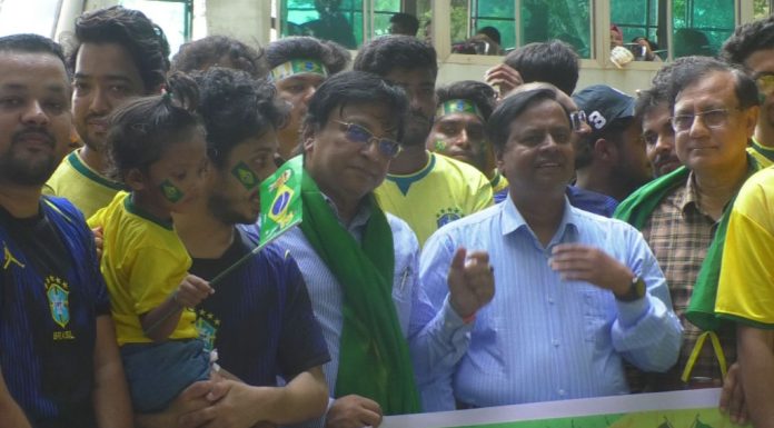 বিশ্ববিদ্যালয়ে ব্রাজিল দলের সমর্থনে বর্নাঢ্য র্যালী