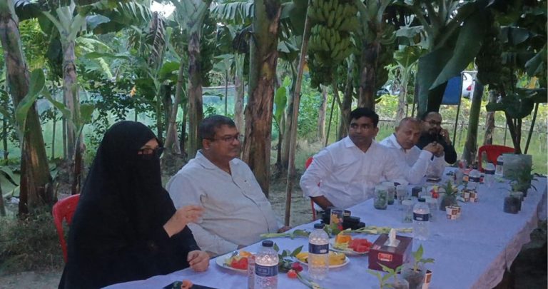 মুকসুদপুরে জি-৯ কলার মাঠ পরিদর্শন ও কৃষকের সাথে মতবিনিময় সভা অনুষ্ঠিত
